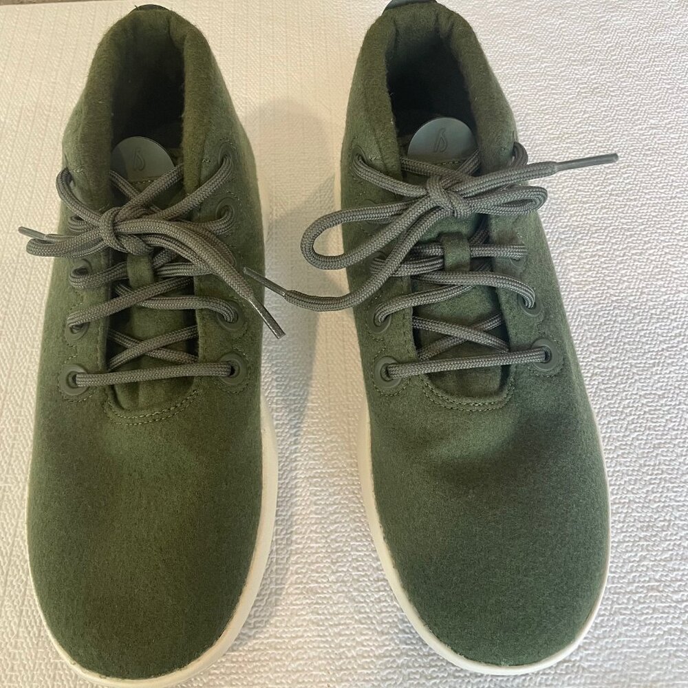New Size 9. Men's Wool Runner-up Mizzles - Thunder Green (Natural White Sole).